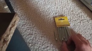 Что делать с мебелью когда болты не держут. Проверил два вареанта. Ремонт мебели своими руками.