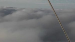 Полет на мотодельтоплане над облаками