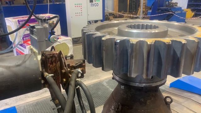 Индукционный закалочный комплекс УИН 617-300/РШ3000.