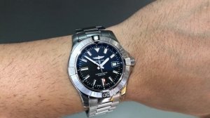 BREITLING AVENGER AUTOMATIC A17318101B1A1