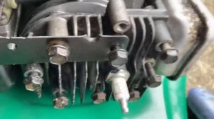 How to: Change head gasket on a Briggs and Stratton 35 Classic engine!