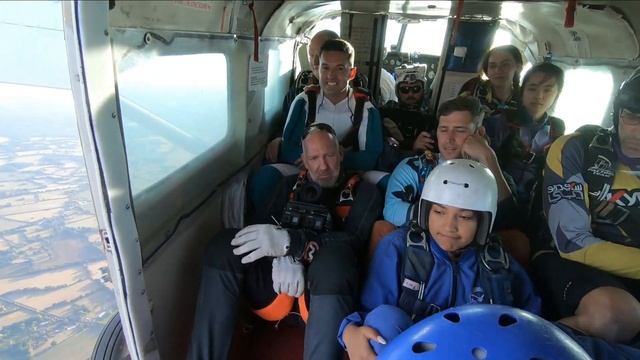 A beginners guide to Static Line Skydiving - WARNING, this video includes absolutely no fishing!!!! смотреть онлайн