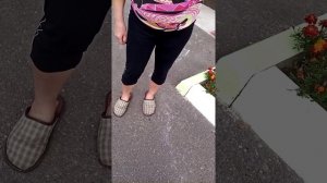 Рубрика:"Неадекватные бабки"~Неадекватная бабка напала на подростков