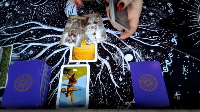 ЧЕСТНА ЛИ С ВАМИ ПОДРУГА? Таро онлайн. смотреть онлайн