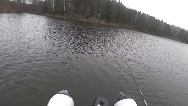 ЩУКА ПОЗДНЕЙ ОСЕНЬЮ. ДЖИГ. БЛЕСНА. РЫБАЛКА НА СПИННИНГ смотреть онлайн