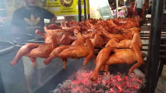 WHOLE CHICKEN GRILL ON HOT COAL - MALAYSIAN STREET FOOD | HALAL TRAVELLER