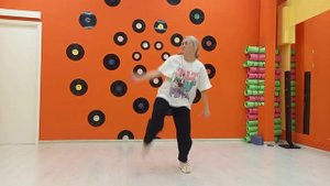 Дана тренер по Хип Хопу