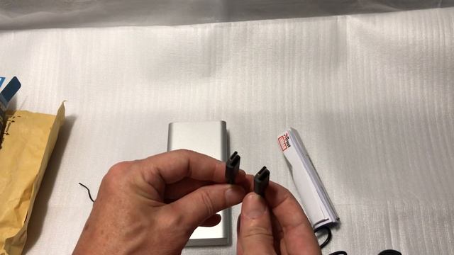 Распаковка УМБ Trust Omni Plus 20000 mAh из Rozetka смотреть онлайн