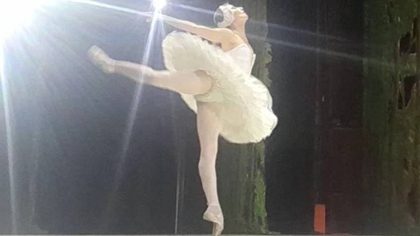 Одетта выход - балерина Маргарита Андреева смотреть онлайн