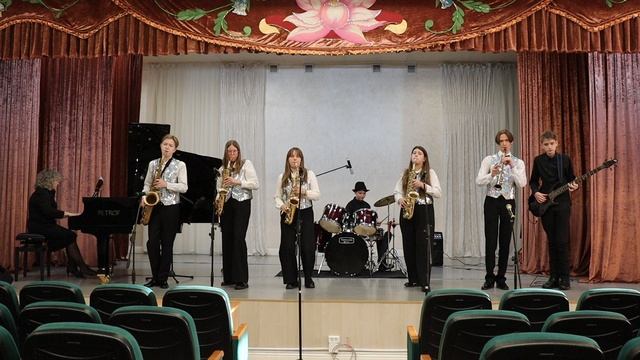 Ч.Кореа «Армандо румба» исполняет Образцовый ансамбль саксофонистов «Экспромт Плюс»
