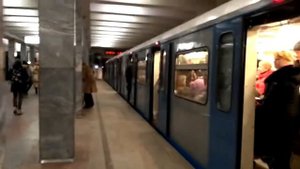 ОКА 81-760/761 на станции метро Профсоюзная (ОКА НА КРЛ)