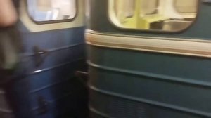 Посадки нет на станции "Театральная"