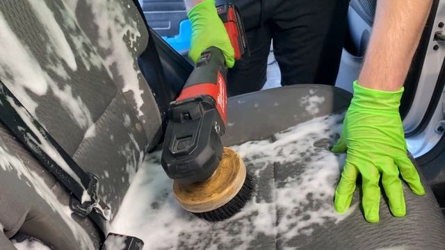 Seat Cleaning With a Hot Water Extractor смотреть онлайн