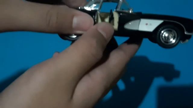 Review Chevrolet Corvette 1957