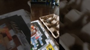 хомяк Вики лазает по лабиринту в поиске выхода 2
