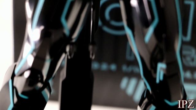 HOT TOYS NEON TECH  IRON MAN Unboxing Review