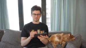 Брайн Мапс с Тигрой смотрит свои фотки с 2015 года | скетчи