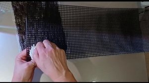 Узор Листики на пластиковой канве ротангом