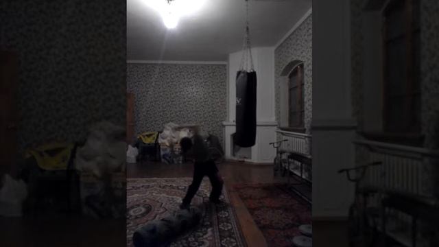 Продолжение владения нунчаками