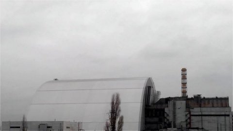 ЧАЭС. Надвижка НБК, таймлапс с двух ракурсов.