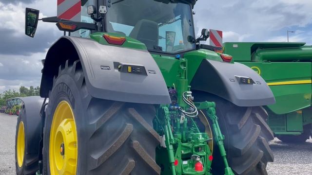 John Deere 8R 370 ILS смотреть онлайн