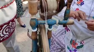 #прялки         Когда -то так получали нити(о прялках).