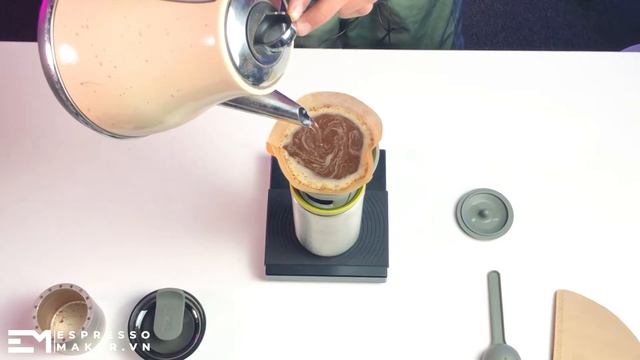 Wacaco Cuppamoka: Pour Over nhưng mà nó lạ lắm! смотреть онлайн