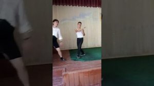 MAKTAB QIZLARI MAKTABDA SHARMANDA VIDEO
