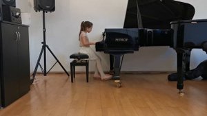 Кирикова Анна, 3 класс Р. Шуман"Смелый наездник"