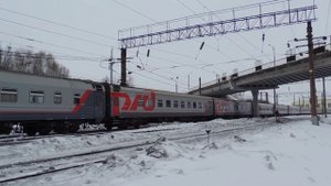 Электровоз ЭП1М-714 со скорым поездом Улан-Удэ - Москва