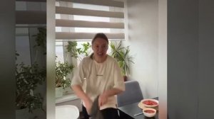 А ваши мамы похожи на эту тëтю?