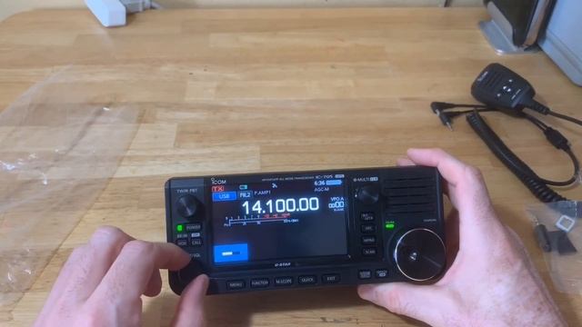 Unboxing the Icom IC-705 And My First Impressions смотреть онлайн