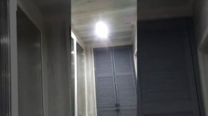 Отделка балкона ламинатом.