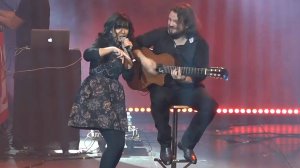 Indila - Run Run (Radio SCOOP Live) (HD)