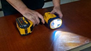 DeWalt LED žibintuvėlis DCL043 18V