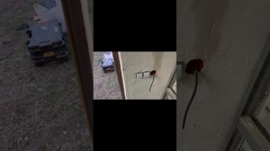 Сделали новую электропроводку в фасадном помещении бани и предбаннике.