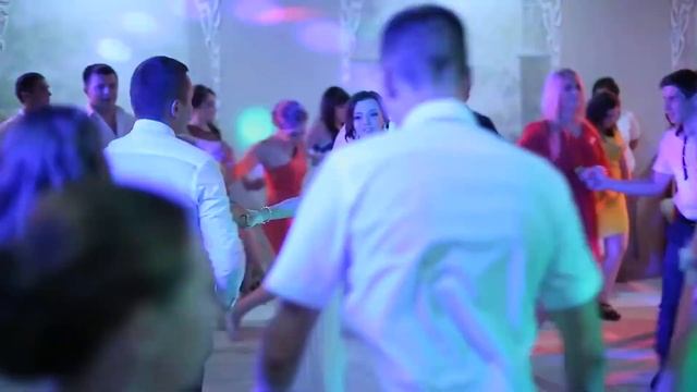 дивись та слухай українське /весільні фрагменти //  Ukrainian wedding // музиканти на весілля