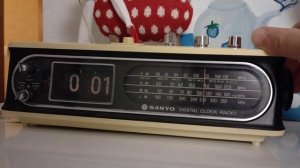 Часы винтажные. День сурка. Flip. Радио, будильник