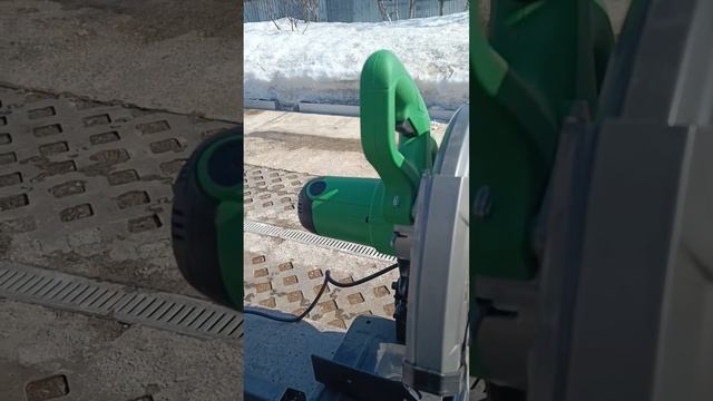 Отрезной станок по металлу.