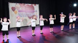 Распевка для дошколят "Ехал грека через реку". Распевки-скороговорки.