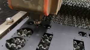 гравировка лазером на нержавейке покрытой порошковой краской
