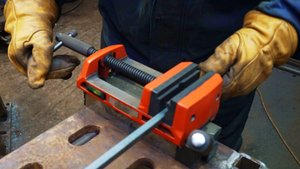 Магнитные тиски и их применение в работе