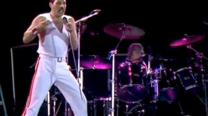 Queen - Another one bites the dust (Live at Wembley)