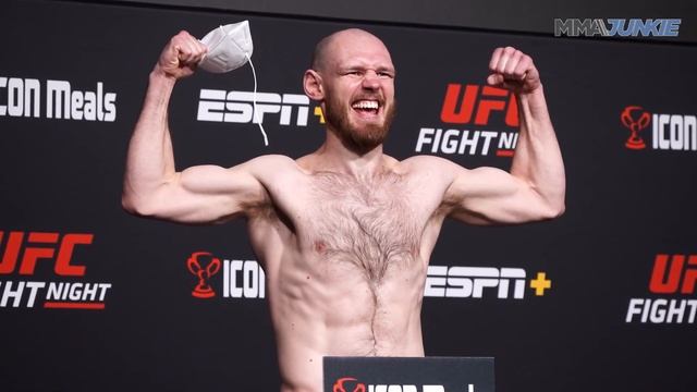 #UFCVegas46 official weigh-in highlight: Everyone hits mark