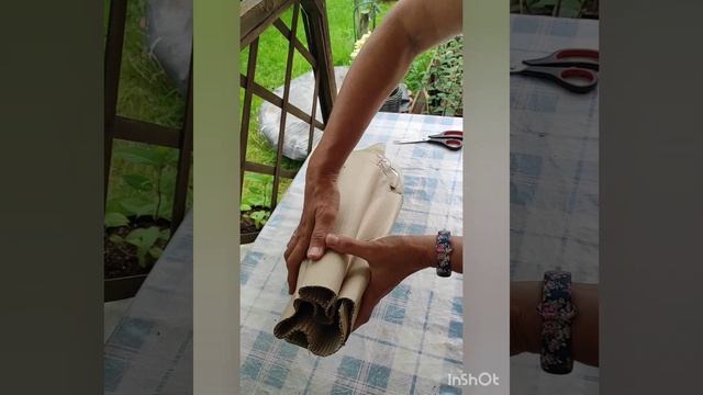 Упаковываю растения для пересылки по Почте России.