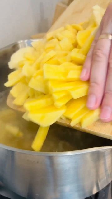 Уха из речной рыбы #готовимдома #рецепт #пермь #вкуснодома #уха #суп #рыбалка #рыба #пп #ппрецепты смотреть онлайн