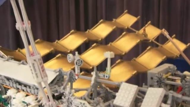 Model of the Space Train, 8-1-10 смотреть онлайн