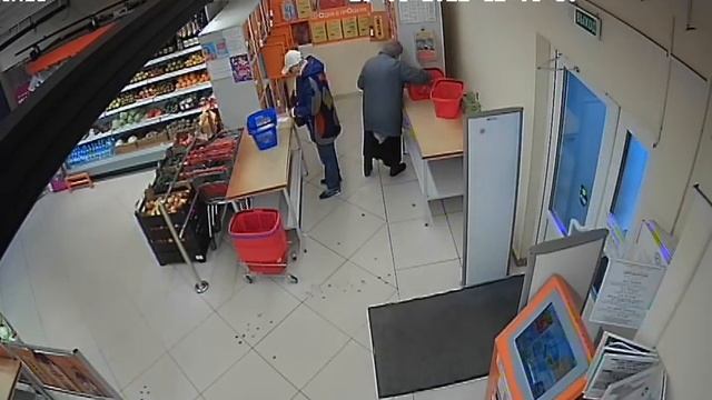 Неизвестная похищает продукты смотреть онлайн