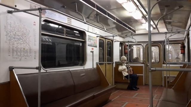 Последний линейный вагон 81-717.5 №10167 с расположением фар 2-2-2 в Москве (Подборка). смотреть онлайн