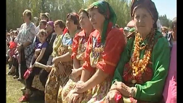 ТРОИЦА В КРАСНОМ ЧИКОЕ смотреть онлайн